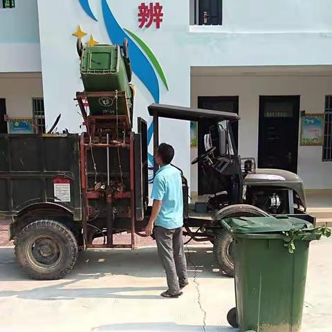 番阳中心校孔首教学点疫情期间防控工作及整顿校园卫生