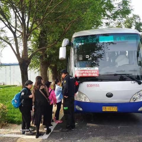 黄怀密临时开通景区接驳，保障假期乘客需求