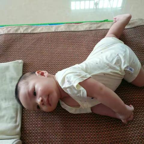 宝宝一天天长大了