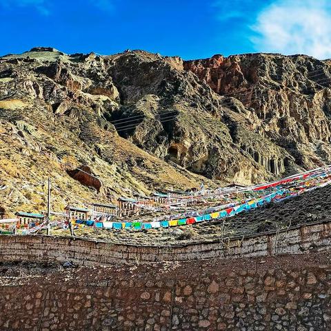 从眼前滑过的“多拉神山”