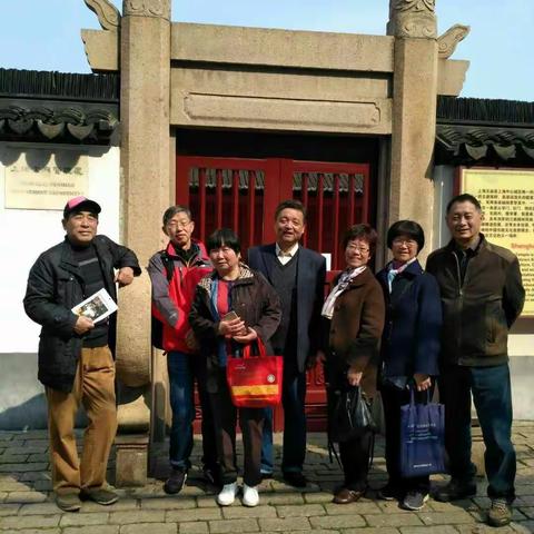 春暖花开🌸老同学相聚，其乐融融