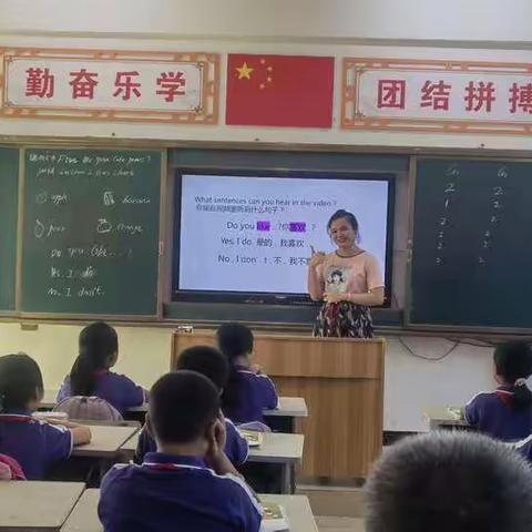 同交流，共进步——记海头镇中心校英语公开课交流活动