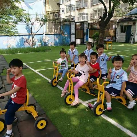 东方之子幼儿园道口园小二班~~~快乐宝贝