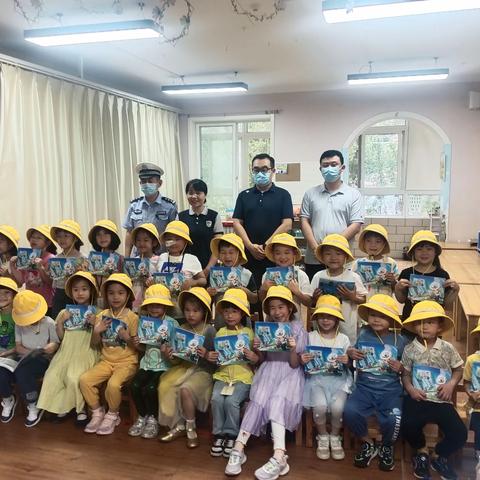 紫竹院街道开展违规电动三四轮车整治宣传工作