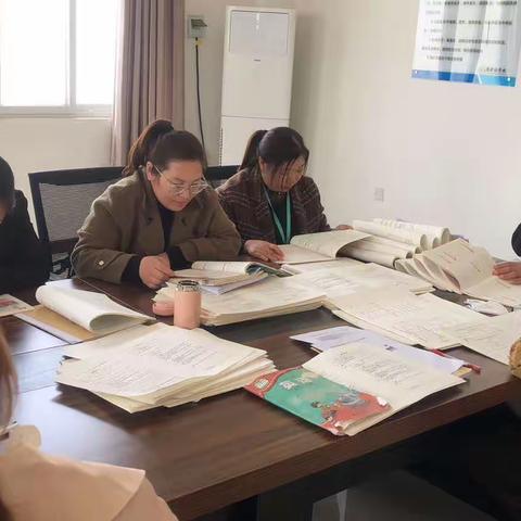 【宁陵县育华园六年级英语组集体备课教研活动纪实】立足课堂共教研，以研促教同成长