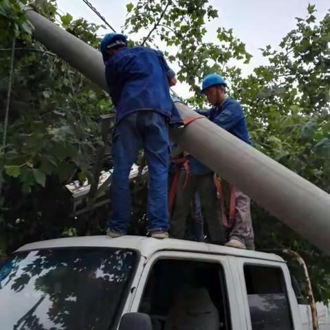 暴风雨后电力人（三）全力投入恢复故障战斗中……及丰盛晚餐………