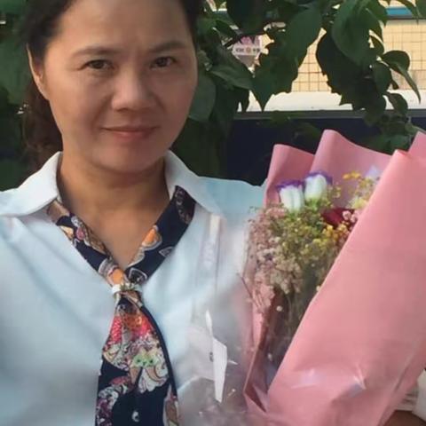 2017年度颁奖典礼伍雪梅经理风采篇