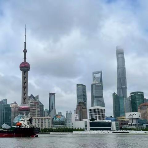 漫步外滩建筑群
