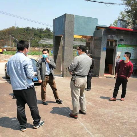 筑安全线，待学子归—县教育局领导莅临我校视察校园防疫和开学准备工作