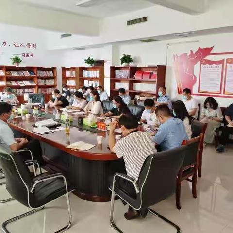 副县长李新玲主持召开香鹿山镇全员核酸检测演练总结会