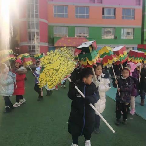 蒙蒙幼稚园  二园  ——小班“庆新年活动”