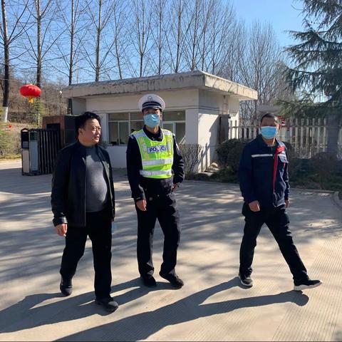 金台交警走进危险品运输公司交通安全宣传