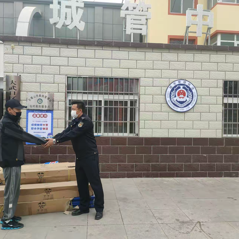 暖心！红牛捐赠遮阳伞  为志愿者“遮阳挡雨”