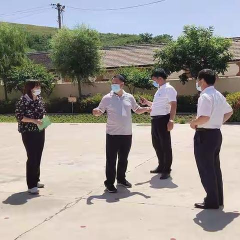 领导关怀鼓干劲儿，倾情坚守山里娃---张偀书记莅临铁厂镇高拔岭小学督导复学准备工作