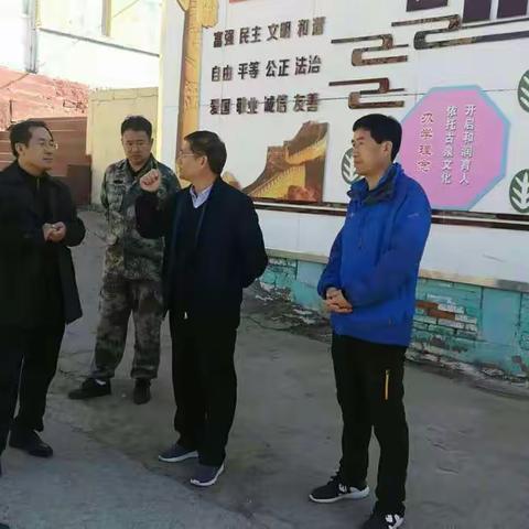 春风轻拂面  温情送关怀－－市人大汤主任一行莅临指导铁厂镇校园安全工作