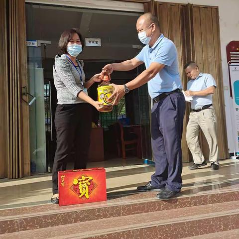 黑土村民委员会工会联合会开展发放春节福利礼品活动