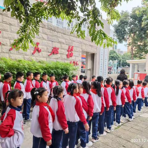 周末研学|🚒，走进消防队 致敬“火焰蓝”