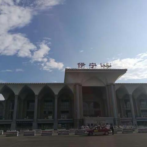 伊宁，祖国边陲的天上人间