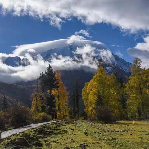 雅拉雪山逢彩林，鱼子西上观夕照
