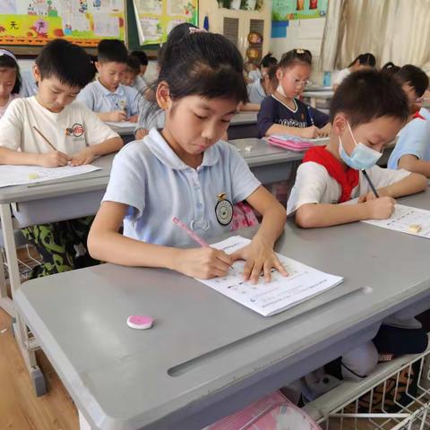 快乐“双响炮”—记西峰小学2021——2022学年第二学期二年级期末游园活动