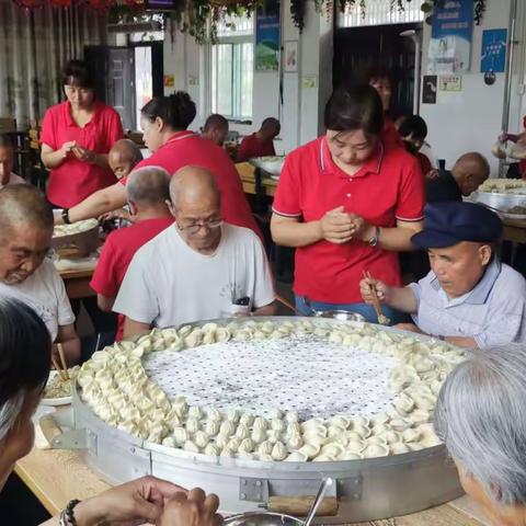 麟游县中心敬老院给老人吃饺子啦！