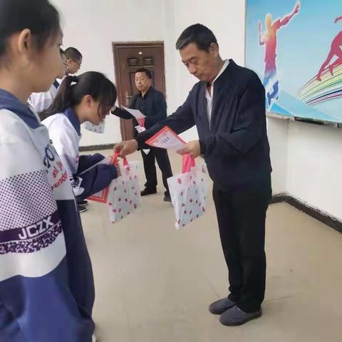 金昌市第五中学 开展第十四届“阳光少年”评选、表彰活动