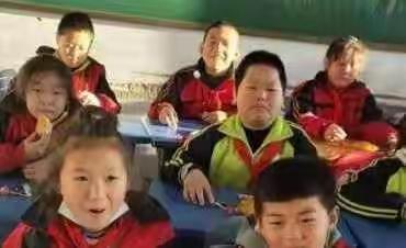我是公主岭范家屯镇第二中学三年三班的李铭涵