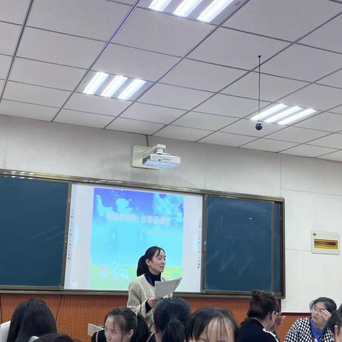 研读新课标，分享促成长———东明县第三实验小学读书交流会活动