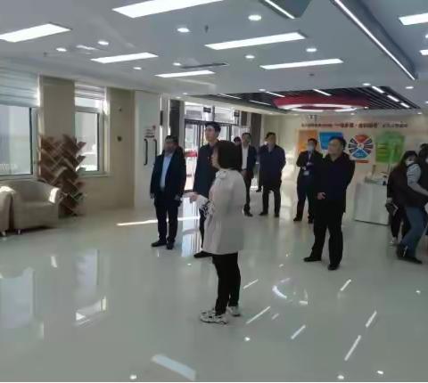 区委副书记、政法委书记李强到振兴街街道调研