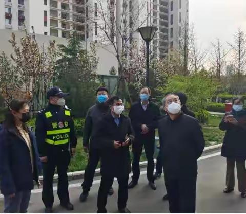 区委政法委副书记狄文忠带队到振兴街街道督导疫情防控及社会稳定工作
