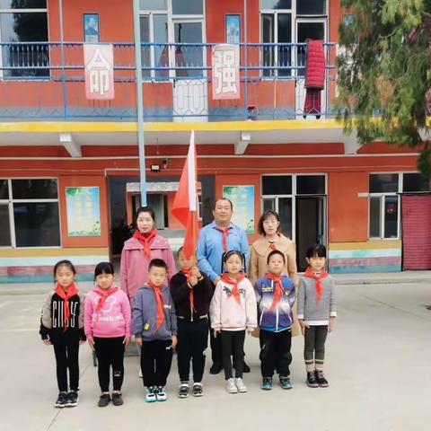 "喜迎二十大，争做新时代好少年"池下明德小学少先队入队仪式及红领巾奖章颁章仪式