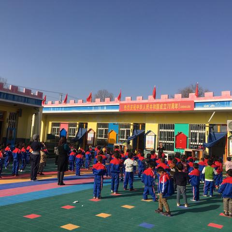 买家集幼儿园邀请永靖县在水一方幼儿园参观指导工作