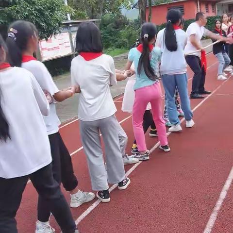凝心聚力，“绳”采飞扬——记南陂中小学拔河比赛