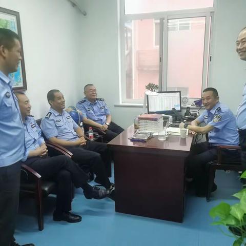 【公安碑林分局】纪委书记海鹰、法纪科科长李苗一行到红缨路派出所检查指导工作