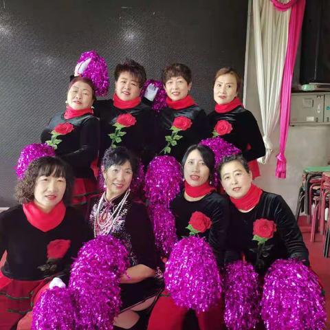 清原满族自治县南山城镇大秧上堡村舞蹈团