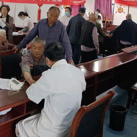 愿老人安康幸福--记小溪塔农村福利院健康体检日