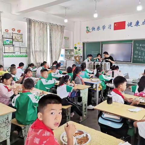 晨曦细雨育桃李，金秋硕果慰园丁