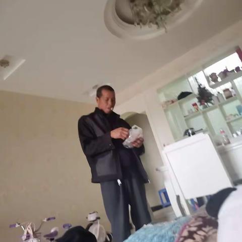 温家    二娃    成长记