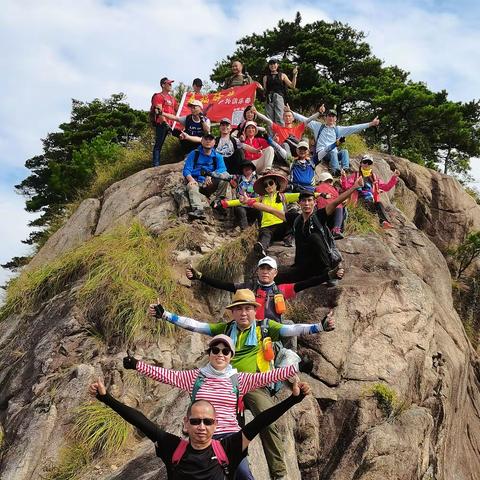 跟着幸福去登山 家朋三尖来穿越