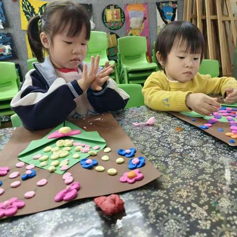 新苗幼儿园举行“童画之星•幼儿创意美术大赛”颁奖仪式