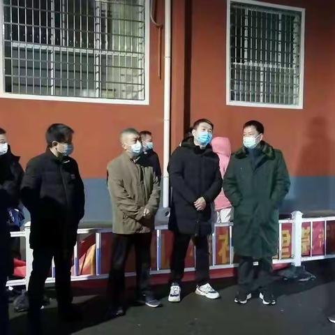 凝聚疫情防控“红色力量”——文化街社区志愿者助力全员核酸检测