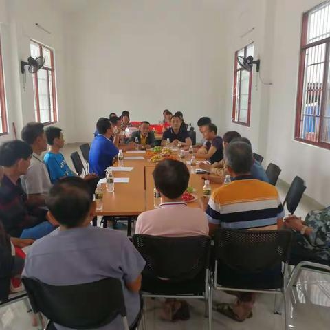 英隆乡村振兴工作队在英栏村召开美丽乡村建设座谈会