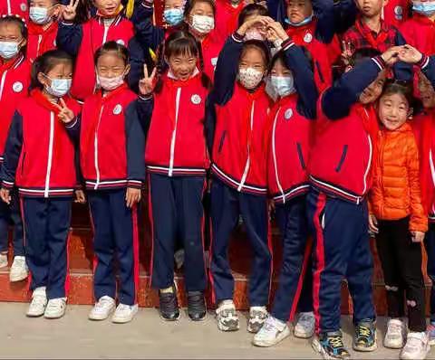 “普及消防知识     共育时代新人”—城南小学2020级2班走进消防大队社会实践活动！