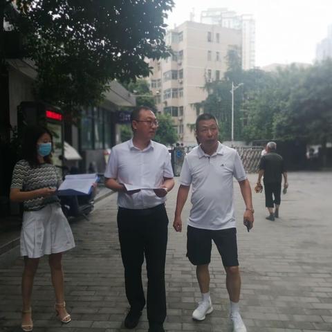 西关街道主要领导深入实地考察点检查创文工作