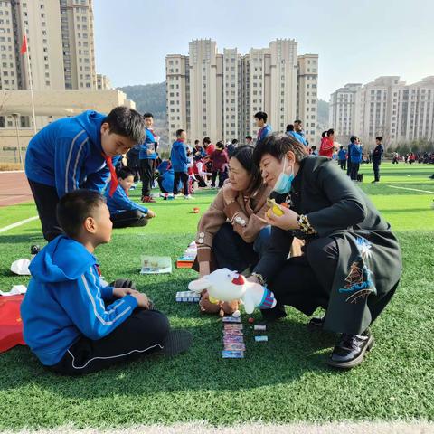 【畅享星期天】西江华府社区 “淘宝节”义卖，共创低碳生活