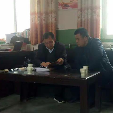 教育体育局检查组来我校检查指导开学工作