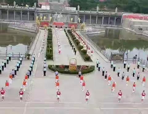 焦作城区举行“我和我的祖国——同唱一首歌，共跳一支舞“群众舞蹈展演活动