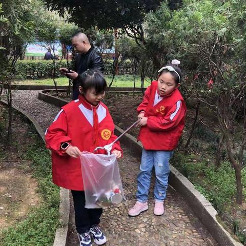 新时代小雷锋在行动——2022年蒸湘区实验小学三年级四班学雷锋活动