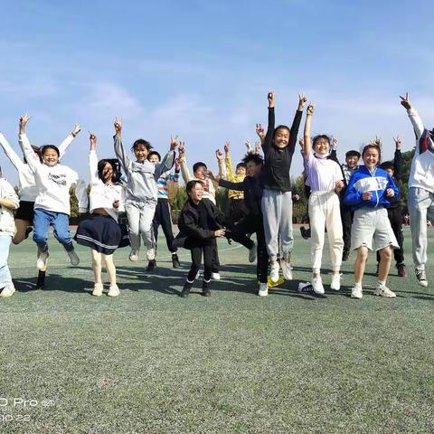 是雄鹰，就该搏击长空，让呼啸声响彻云霄；是蛟龙，就该畅游四海，惊涛骇浪任我逍遥。孩子们，好样的✊✊✊