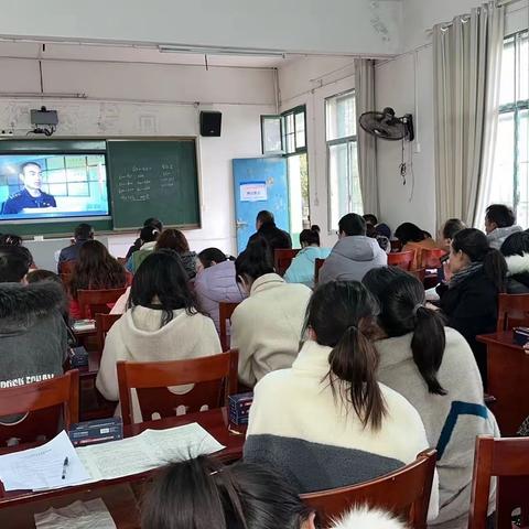 筑牢安全防线 | 双泉中学召开安全工作培训会